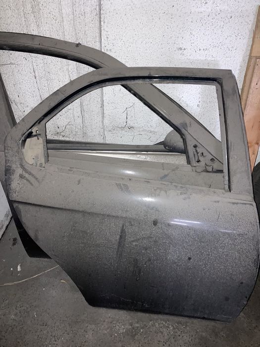 Десни врати за Alfa Romeo 156 2000г