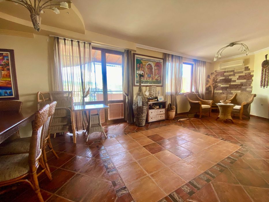 Продава се Двустаен апартамент в к.к. Слънчев бряг - 250 кв.м за 1213 €/кв.м - Снимка #7