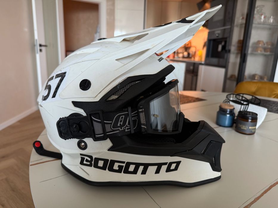 Ендуро каска Bogotto с маска и QR straps размер М 56-57см