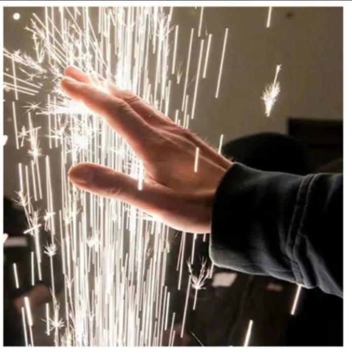 Fum greu,gheață carbonică,artificii vulcan,sori rotitori,baloane fum