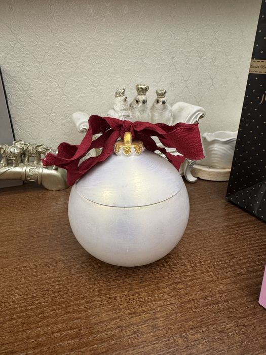 Большая Свеча и форма ручной работы из натурального воска