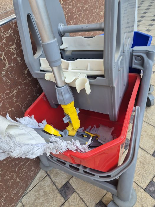 Продаётся тележка для уборки Karcher