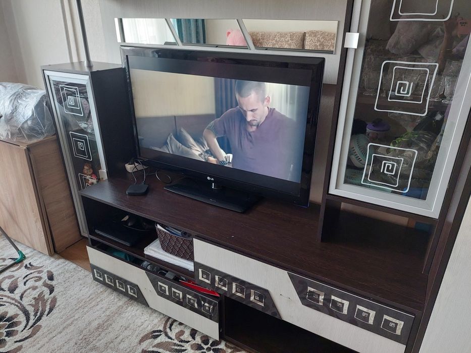 Шкаф горка для зала