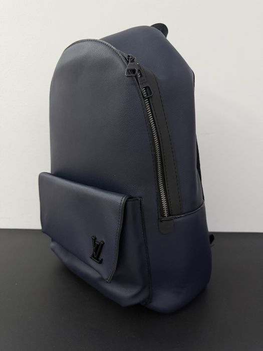 Ghiozdan Louis Vuitton LV calitate deosebita nou ideal ptr cei ce au grija sa se poarte si sa arate impecabil cadou scoala rucsac geanta umar borseta