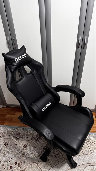 Продается игровое кресло