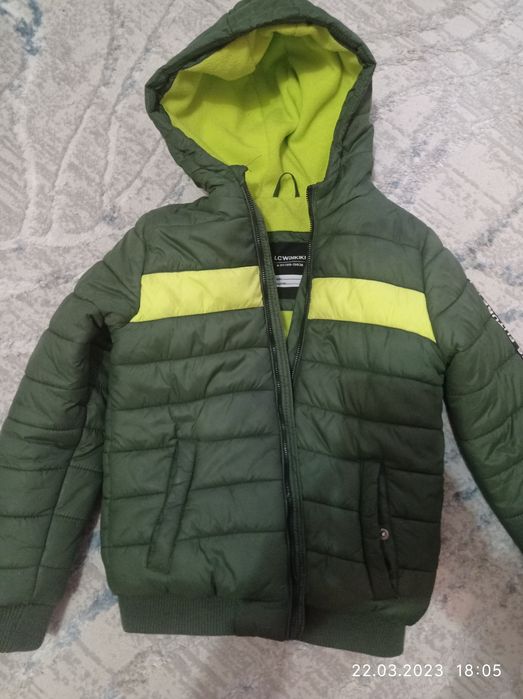 Продам зимнюю куртку для мальчика