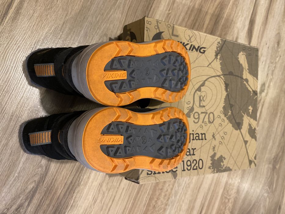 Зимни обувки - ботуши и боти- 23, 24, 26, 28