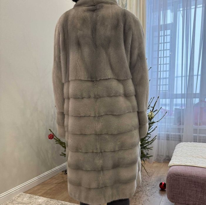 Продам норковую шубу