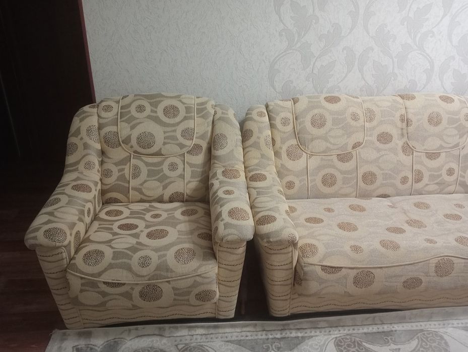 Продам диван в гостиную