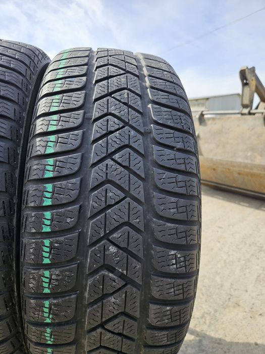 Vând anvelope iarna 215/60r16 215/60/16 PIRELLI