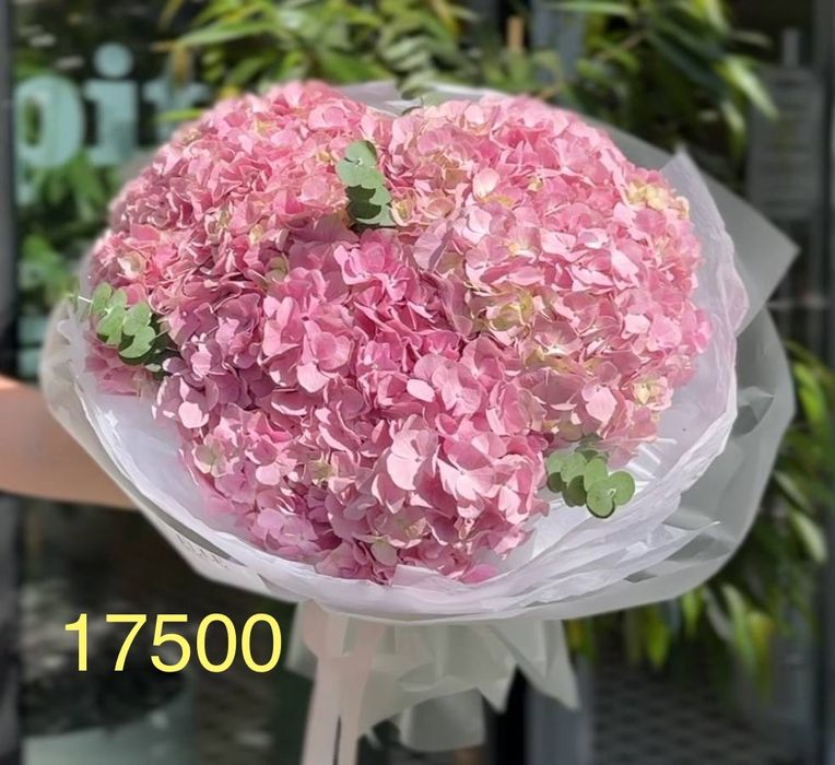 Букет гортензия, хризантема, розы