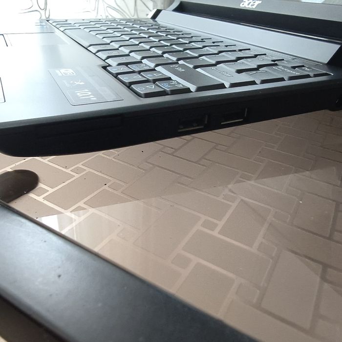 Mini laptop Acer Aspire One PRO
