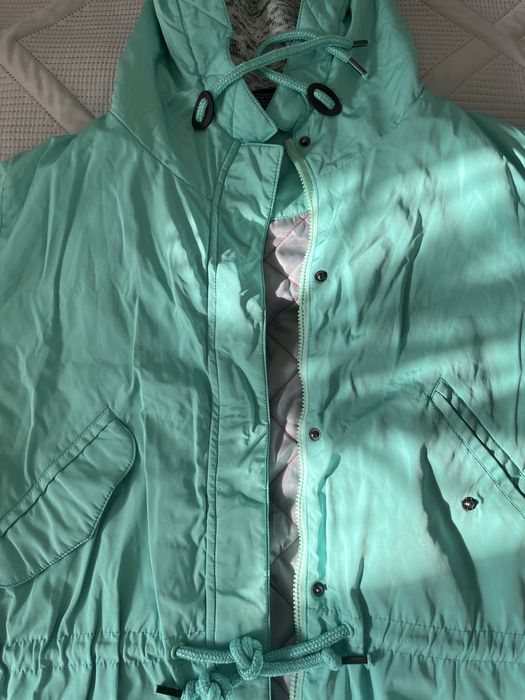 Куртки весенние продам