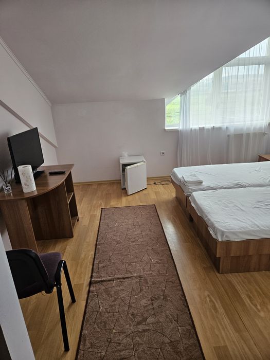 Închiriez camere pentru muncitori.Grupuri mari