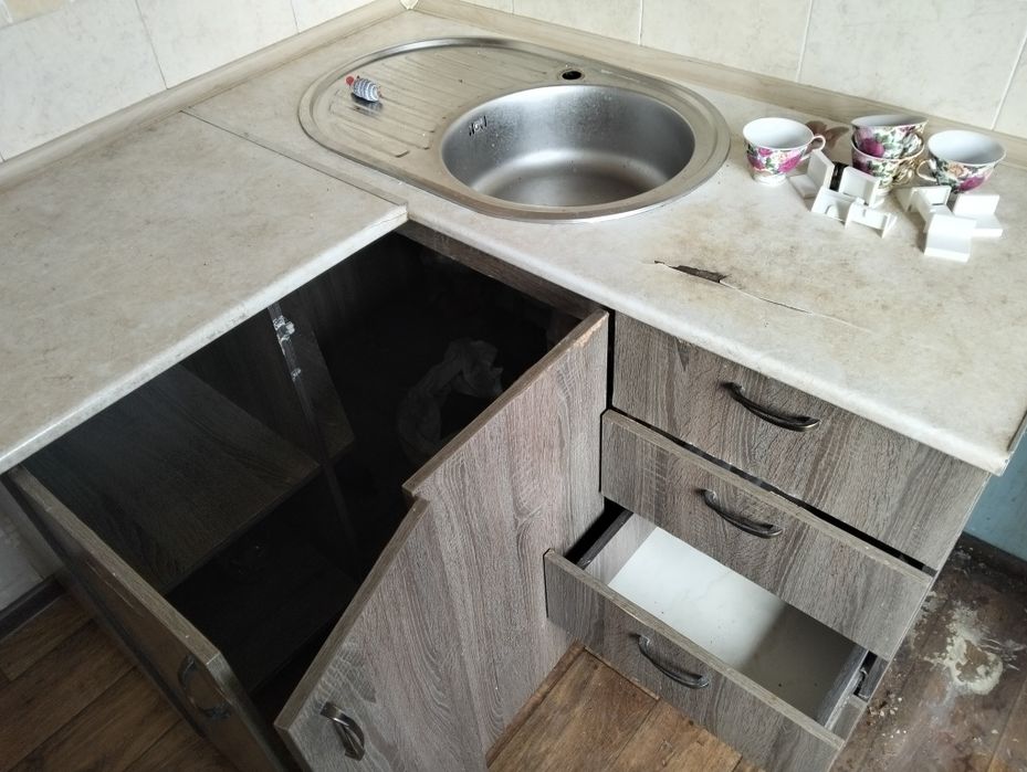 Кухонный гарнитур срочно