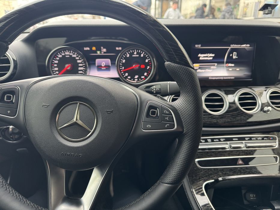 Srochno sotiladi Mercedes w213 universal kuzov, tozza kraska