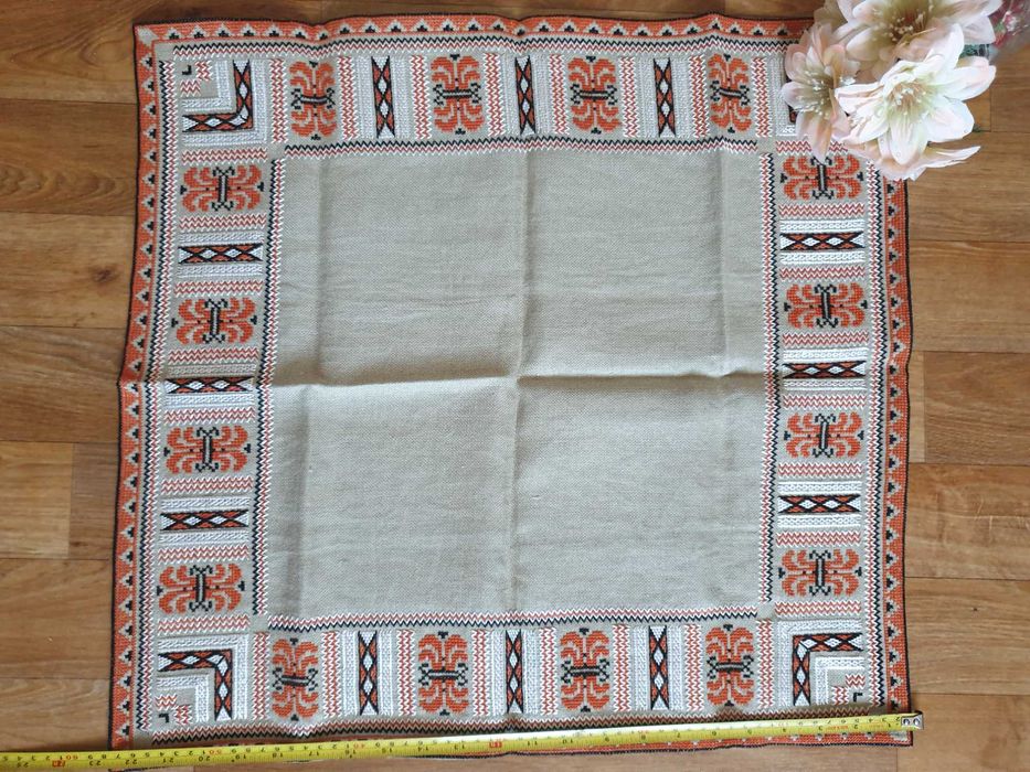 Бродирани карета