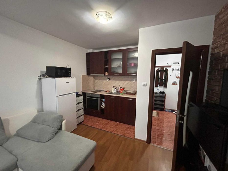 Дава се под наем Двустаен апартамент в Свети Влас - 55 кв.м за 300 € - Снимка #1