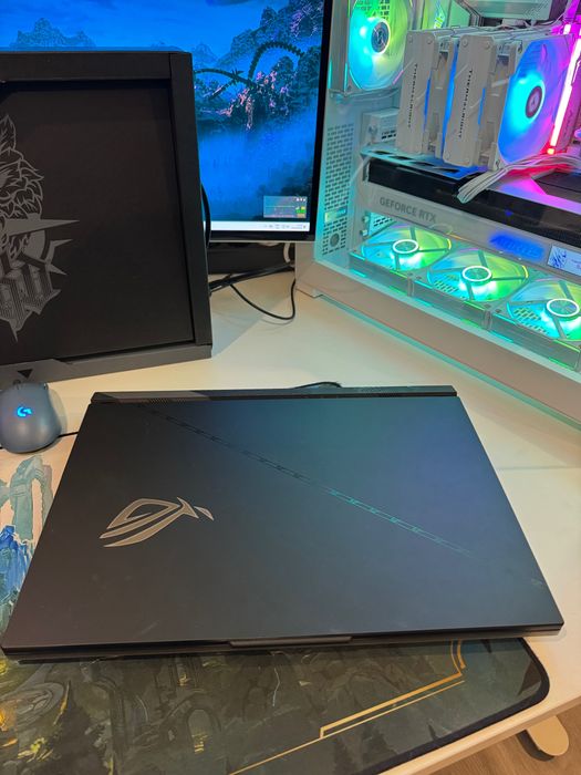 Лаптоп ASUS ROG Strix SCAR 18