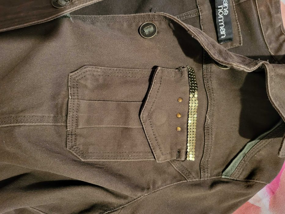 Дамско яке, кафяво на цвят, размер С