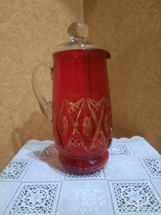 Рубиновый хрусталь. Красивый, винтажный графин с крышкой. В идеальном