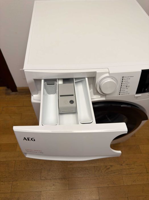Mașină de spălat AEG LFR61944BE, 9 kg, 1400 rpm, Clasa A – neutilizată