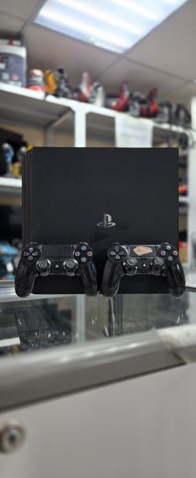 Ps4 pro 1тб 2джойстика