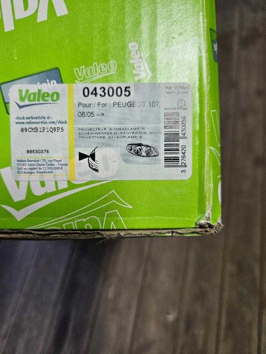 Far dreapta Peugeot 107 Valeo cod 043005 ( 6206-74 ) NOU.