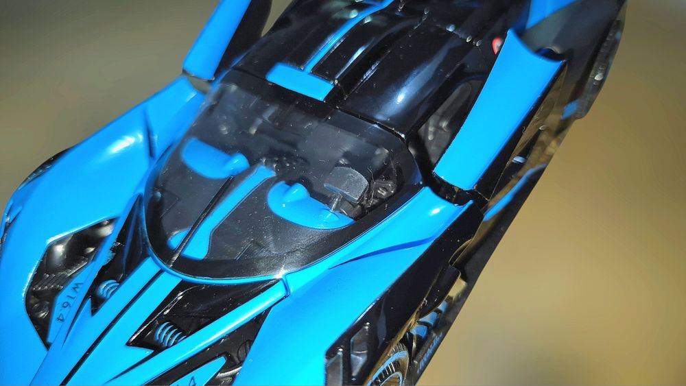 Метален Реалистичен Модел на Bugatti Bolide