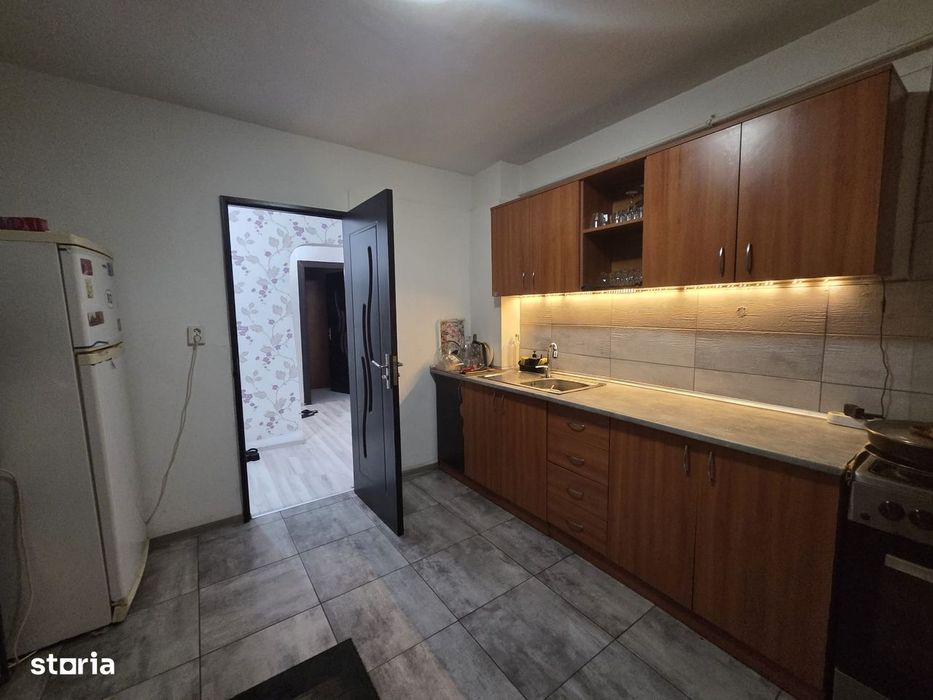 Apartament 3 camere de vanzare Bibescu - Voda