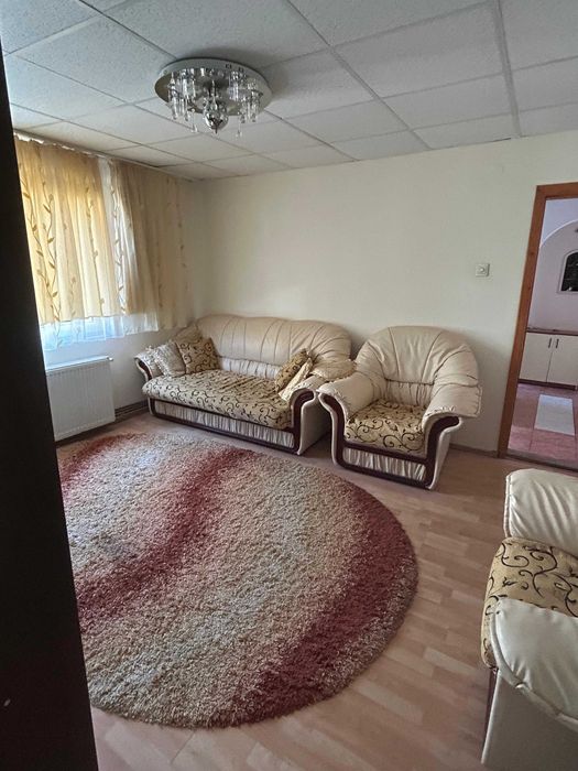 Închiriez apartament 3 camere zona Micro 6