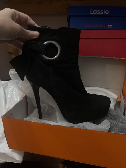 Продам зимние полусапожки