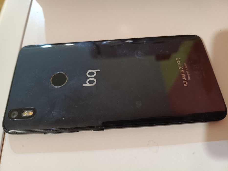 Телефони за части