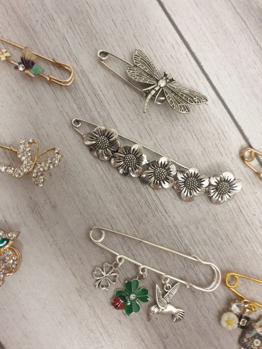 Brose tip ac se siguranta noi argintii aurii superbe