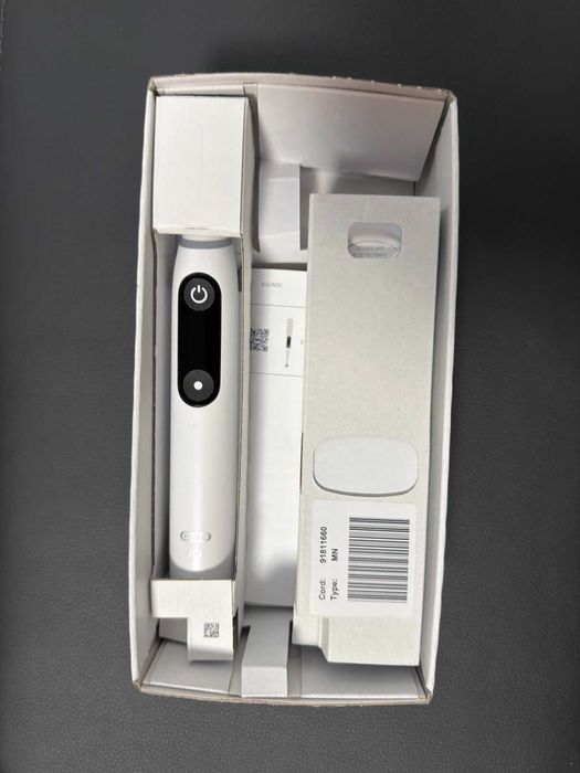 Електрическа четка за зъби Oral-B iO6