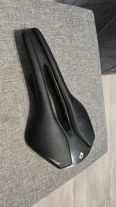 Sa scaun carbon Prologo Nago R4 Pas  stare foarte buna