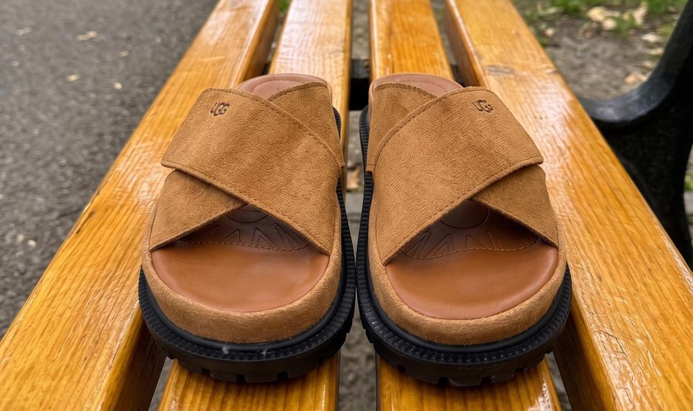 Papuci Dama UGG Bej - Calitate Premium