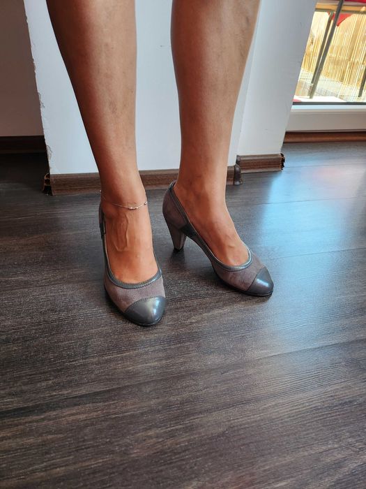 Pantofi mov cu toc 35