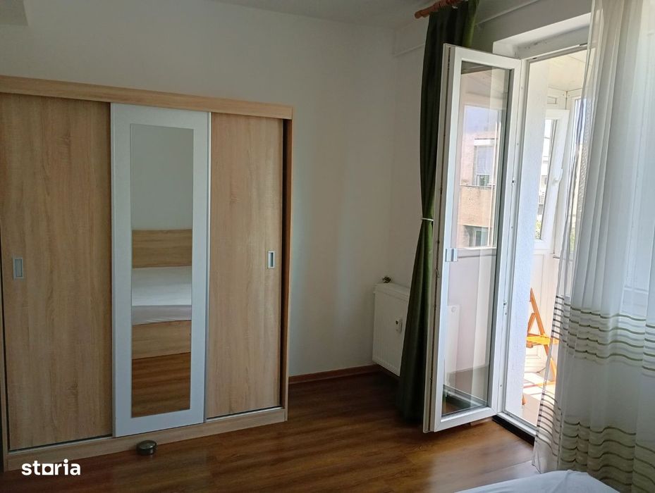 Vând apartament 2 camere ultracentral 2 balcoane, renovat, mobilat, AC