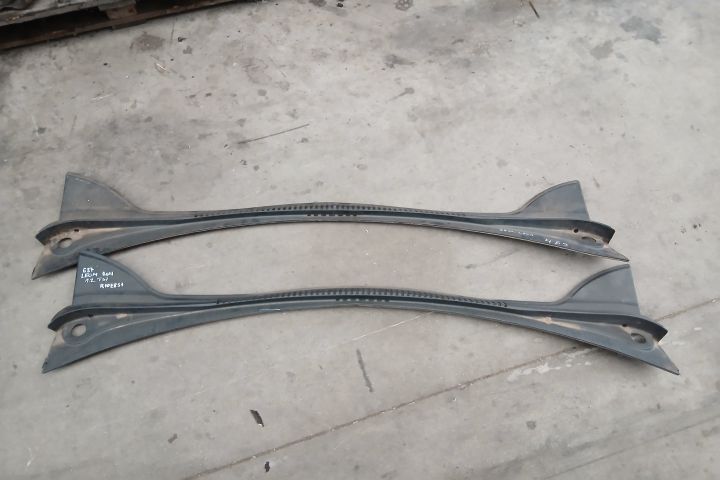 Grila stergatoare 1P0853185B 1P0853185B Seat Leon 2 1P [facelift] [20