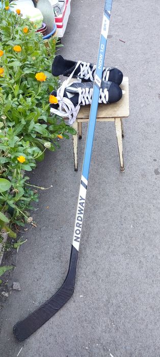 Коньки, клюшка. Состояние бу