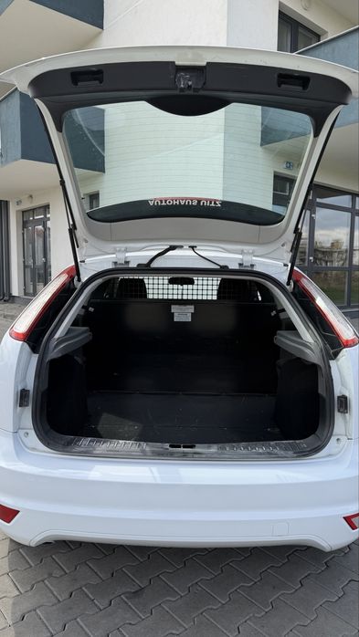 Ford Focus Facelift 2009 1.6 D 120 CP Manual 5+1 Trepte Autoutilitara Primu Nr Rosu