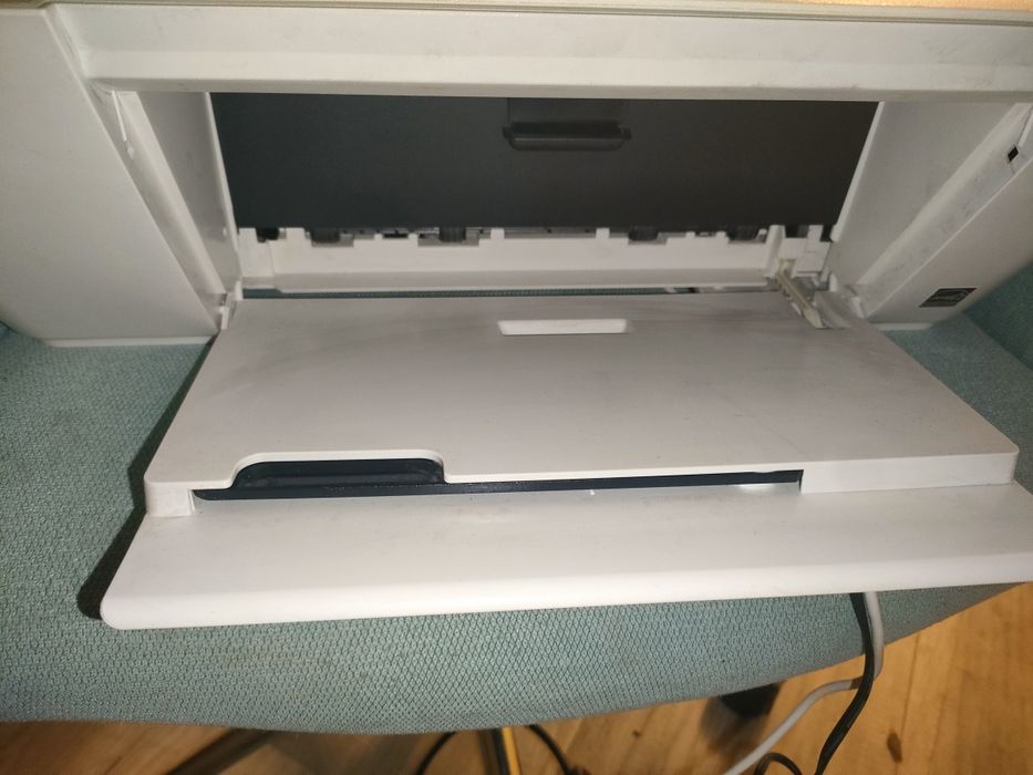 Imprimantă multifuncțională HP DeskJet Ink Advantage 1515 print / sc