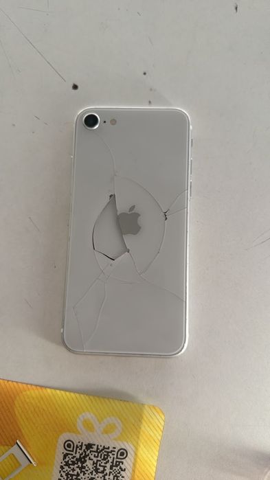 iPhone se 2020 года 128гб