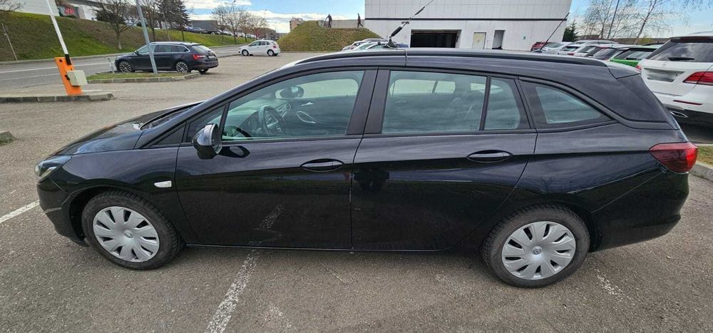Opel Astra Sports Tourer 2020 culoare neagra, AC Break, 1,2l, benzina