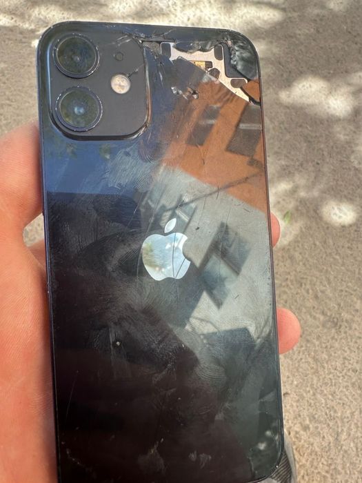 Продам Iphone 12 мини