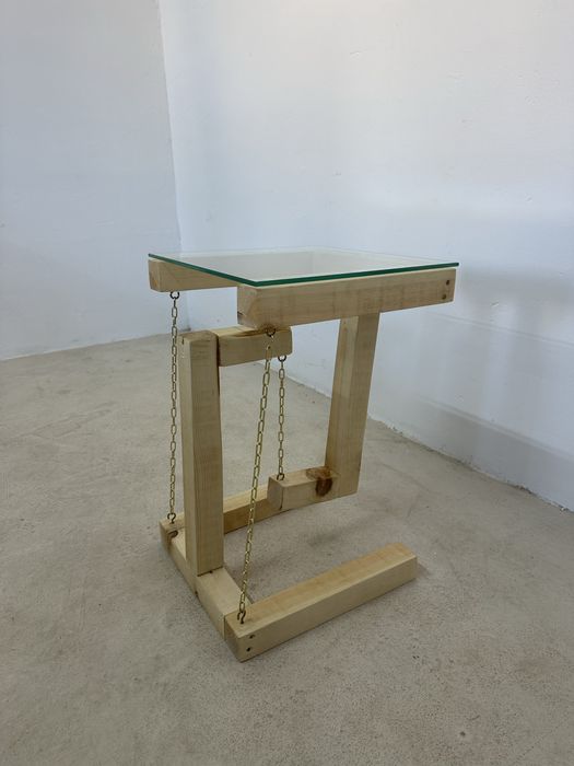 Масивна дървена “летяща” помощна маса / floating table