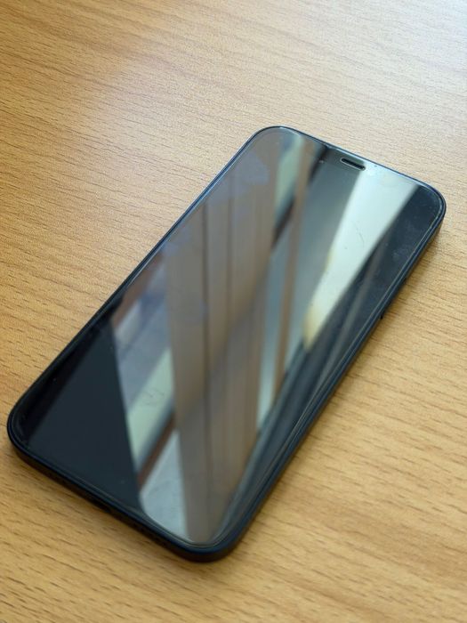 Vand Iphone 12 impecabil