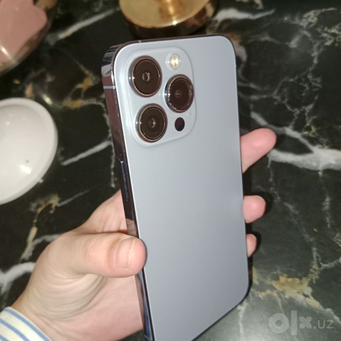 iPhone 13 pro blue ideal