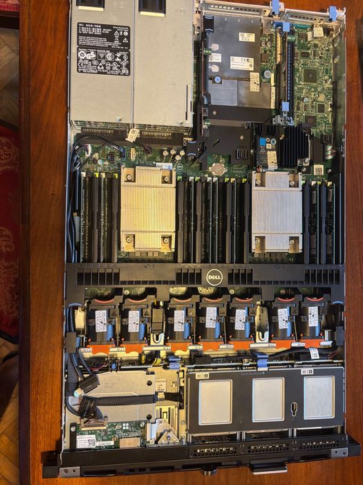 Server Dell R630, 2 x E5-2698 v4, 40 Core, 80 vCPU, 256 GB DDR4 ECC,  8xSAS 1.2 TB